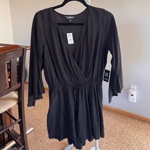 EXPRESS - V cut long sleeve black romper